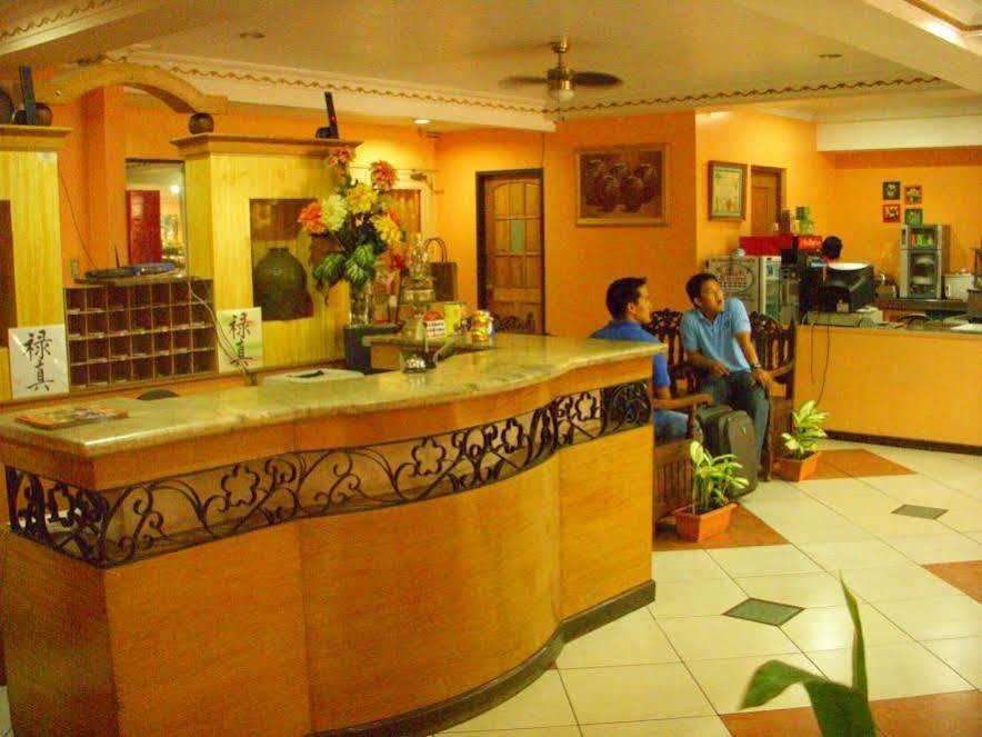 Plaza Maria Luisa Suites Inn Dumaguete City Eksteriør billede